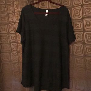 3xl Black pintuck classic tee